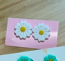 Load image into Gallery viewer, Dyalis Handmade | Studs